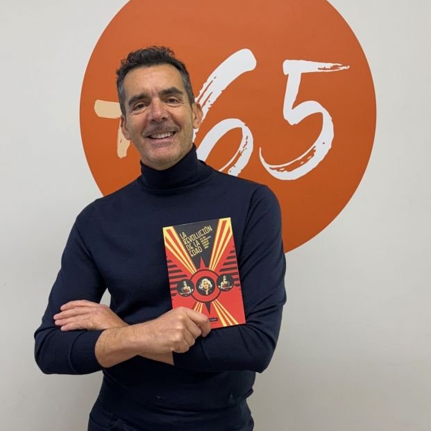 LA REVOLUCIÓN DE LA EDAD O el día que Brad Pitt cumplió sesenta años  Juan Carlos Pérez Jiménez